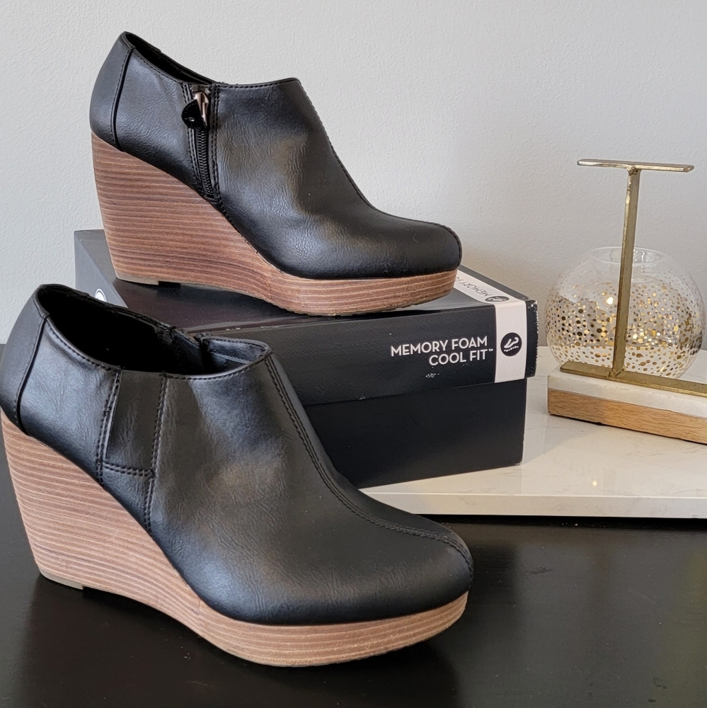 Dr. Scholl's Wedge Bootie, 10M